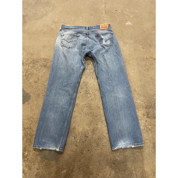 Levis 501 Jeans Mens 36x29 Light Wash Blue Straight Leg Button Fly Distressed - Picture 11 of 16